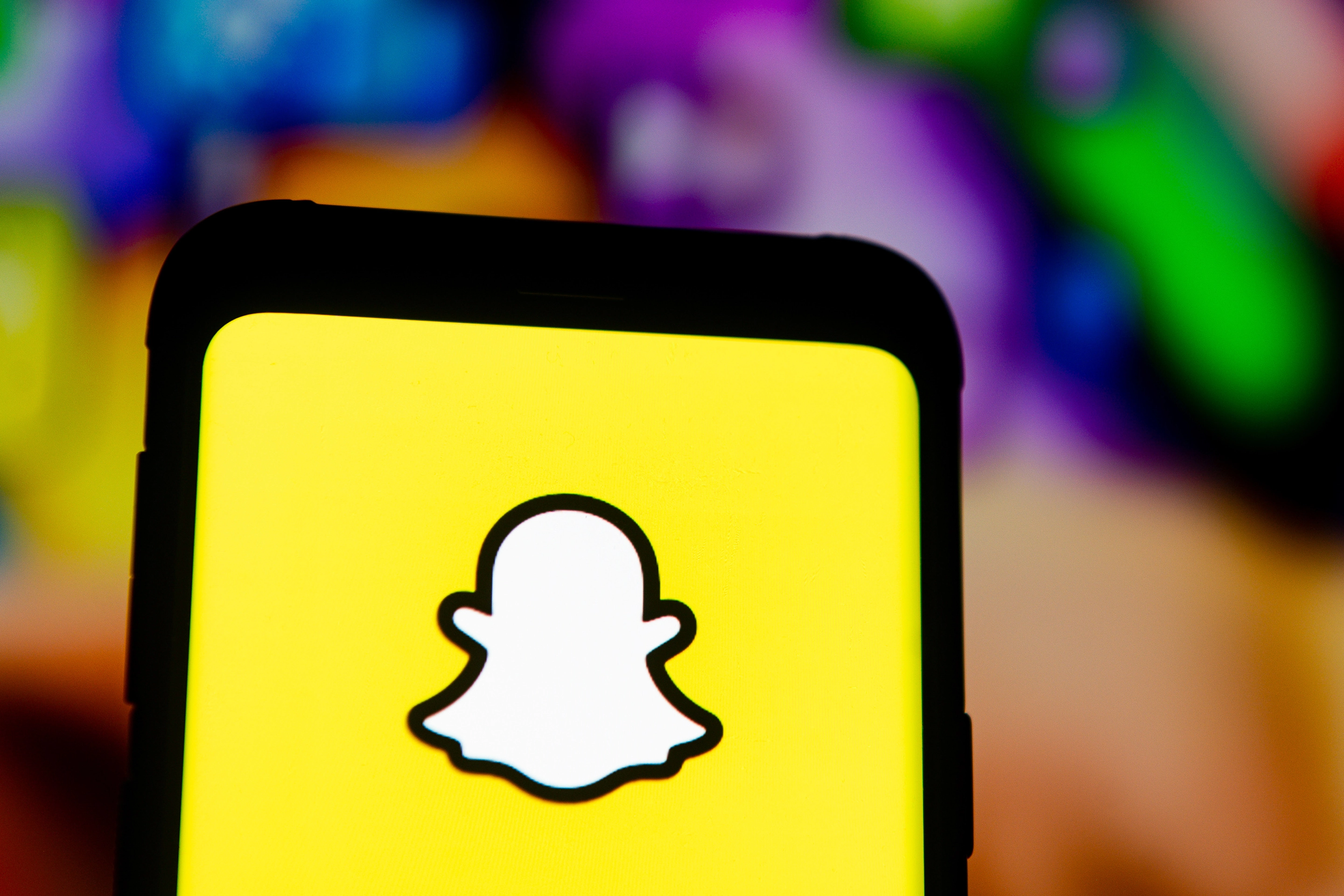 How to increase your Snapchat streaks, Azmi Tech is a technology news website that delivers breaking news, reviews, and analysis on computing, blogs, games, gadgets, broadband, and more.
